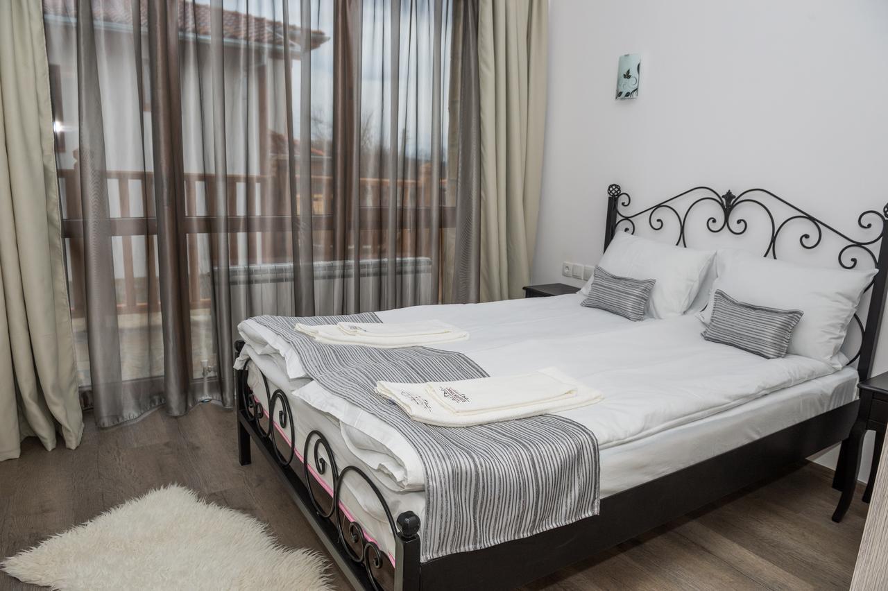 Sinjirite Complex Hotel Elena Kültér fotó