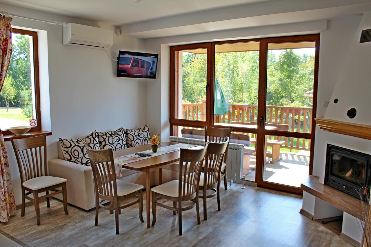 Sinjirite Complex Hotel Elena Kültér fotó